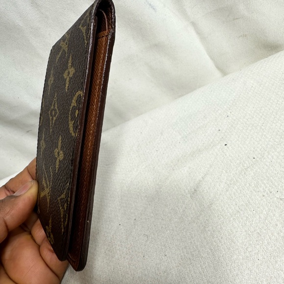 Louis Vuitton Wallet - Picture 3 of 10